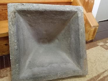 Qədimi qara su daşı satılır.20 litr su tutumuna malikdi.Su daşının alt lalafo.az -da Qədimi qara su daşı satılır.20 litr su tutumuna malikdi.Su daşının alt