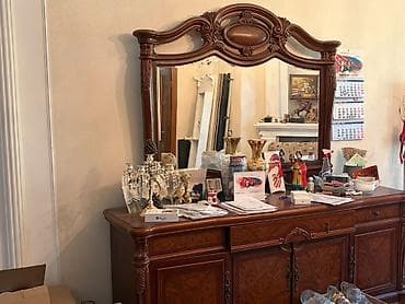 Klassik üslubda massiv ağacdan hazırlanmış qonaq otağı və yataq otağı