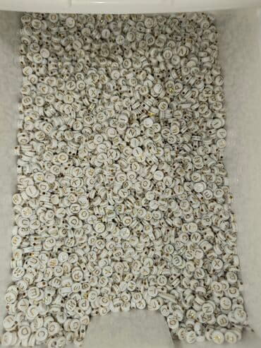 vizitka qabları sənədlər ucun saxlanma qabları: Hərfli Muncuqlar😍🙏🏻 1000+ ədəd — 2