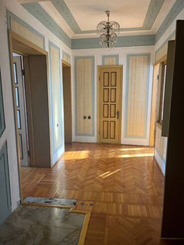 ev certiyojları: Nərimanov metrosunun və parkının düz yanındadır. Əşyaları ilə birlikdə — 1