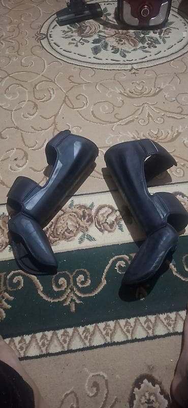 Digər tibbi məhsullar: Məhsul: Venum baldır və ayaqüstü qoruyucuları (shin guard + instep) — 2