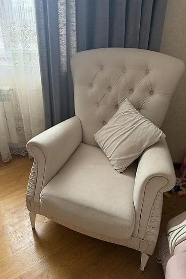 klasik divan: Razenni firmasina mexsus klassik dizaynlı yumşaq mebel dəstidir kocle — 3