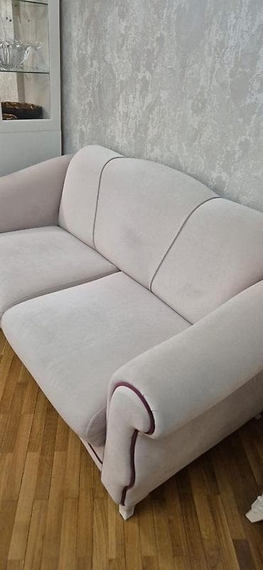 divan kohnə: Açılan divan satılır. Klassik üslubda hazırlanmış, yumru kənarlı — 6