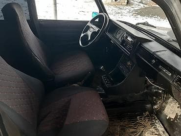 bentley continental gt 6 at: VAZ 2107, ağ rəng, sedan kuzov. Xüsusiyyətlər: - Klassik 4 qapılı — 9