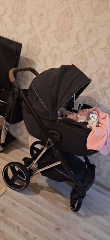 uşaq kolyaska: Çıxarıla bilən beşikli araba, Cins: Qız, Yaş: <1 ay — 1