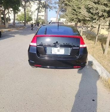 Honda Insight hibrid hetçbek satilir. Ili 2009.Mator 1.5 hibrid. - — 4