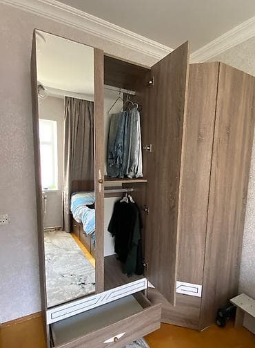 ikinci el dolaplar: İşlənmiş, 3 qapılı, Güzgülü, Bej, Taxta, Açılan, Künc dolab — 4