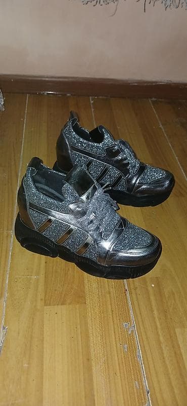 qadin ayaqqabı: Ölçü: 38, İşlənmiş — 2