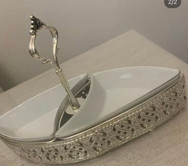 karaca meyve qabi: Gümüşü rəngdə, iki bölməsi olan dekorativ qab. Ağ rəngli keramika — 2