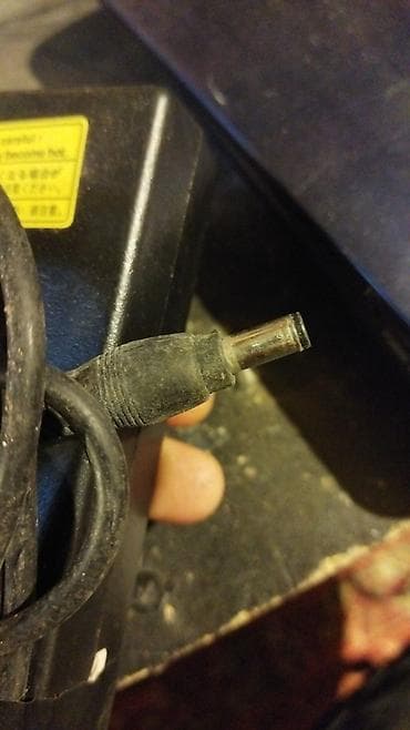 Kompüter ehtiyyat hissələri: ASUS noutbukları üçün adapter Model: PA-1900-24 (ASUS) • Giriş — 2