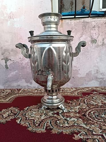 Klassik metal samovar - Material: cilalanmış metal (niqel/alyumin
