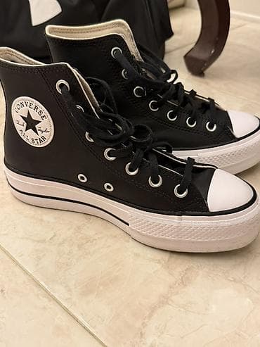 Şəxsi əşyalar: Converse Chuck Taylor All Star High Top qadın krossovkaları - Model — 1