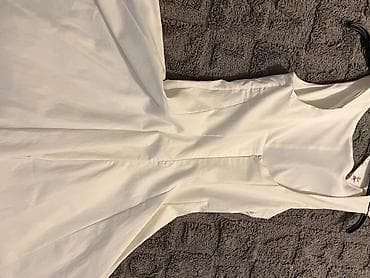 tul donlar: Bershka ağ rəngli qadın paltarı

- Brend: Bershka
- Ölçü: S — 2