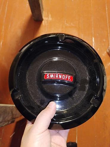 yolka gence: Smirnoff loqolu külqabı - Material: qalın, parlaq qara — 2