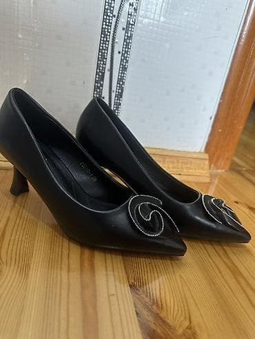 40 azna alinib 15 azna satilir 1 defe geynib hec bir problemi yoxdur — 2