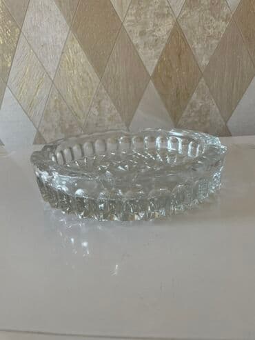 Təmiz xrustal külqabı