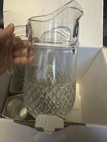 Столовые приборы: Qablar hamsi tezedi hec biri istifade olunmayib. Qrafin dest -12 azn — 1