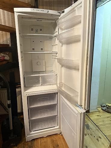 mətbəx peci: Xarab 1 qapılı Indesit Soyuducu Satılır, rəng - Ağ, Dolab içi — 4
