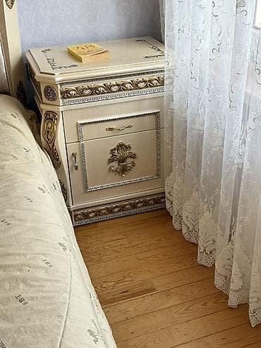 101 roza: İkinəfərlik çarpayı, Dolab — 4