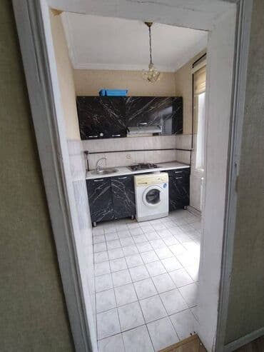 otaq yoldaşı qız: 20 yanvar metrosunun yaxınlığında şamaxinkada 5 mertebeli binanın — 6