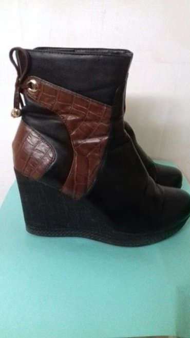 Bershka, Ölçü: 36, rəng - Qara, İşlənmiş lalafo.az -da Bershka, Ölçü: 36, rəng - Qara, İşlənmiş