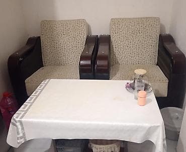 islenmis stol: Stol, 2 kreslo birlikdə 120 azn satılır . Kreslolar açılır, bazası da — 1