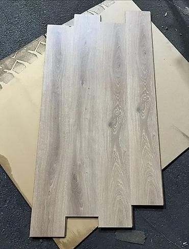 Ağac naxışlı laminat taxta panellər - Rəng: açıq boz-bej tonlarında