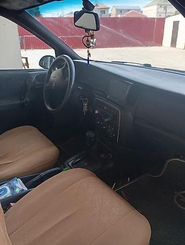 opel vectra b: Opel Vectra: 1.8 l | 1997 il 600560 km Sedan — 2