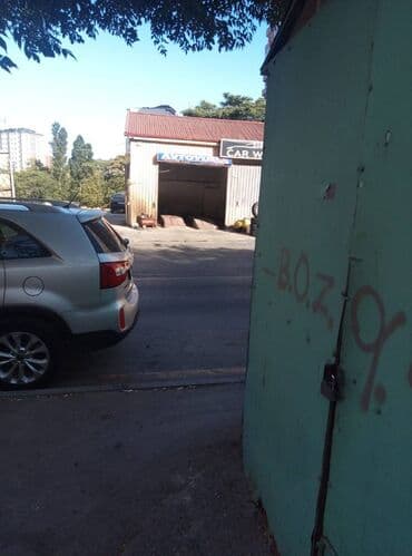 Cox elverisli yerdedi. Ecemi ve 20 yanvar metrosuna 5 deqiqelik