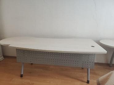 Yeni, İşçi üçün, Künc masa