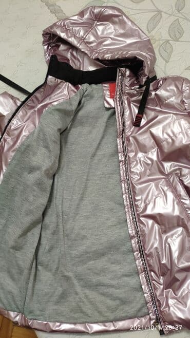 sumqayitda qadin ucun is elanlari: Qiz uchun parlaq vetrovka. Tezedir, olchu - 116-140 sm. Qiymeti 35 — 5
