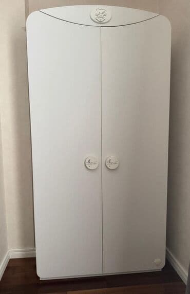 Oğlan və qız üçün, 2 qapılı, Açılan, Düz dolab