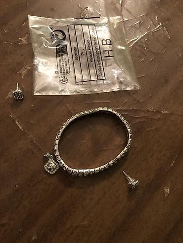 gumus dest: Gümüş tonlarda zərgərlik dəsti: - Elastik kristal bəzəkli qolbaq – — 2