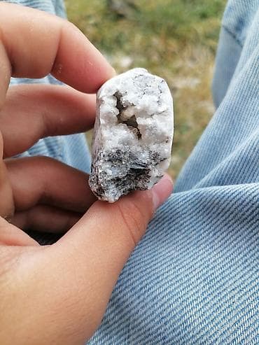 sud separatoru: Ağ kvars geodu – təbii kolleksiya nümunəsi - Material: Ağ kvars — 4