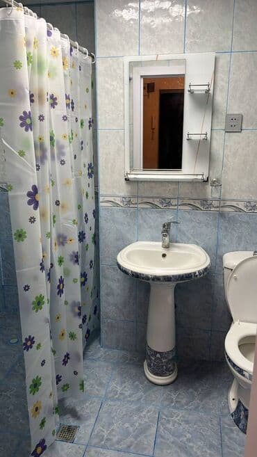 8 mikrorayon: Binəqədi rayonu,9 mkr,Tərlan şadlıq sarayının arxasında,15 mərtəbə — 9