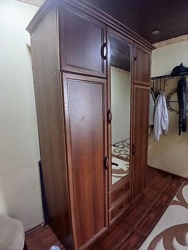 Dolablar: İşlənmiş, 3 qapılı, Güzgülü, Qəhvəyi, Taxta, Açılan, Düz dolab — 3