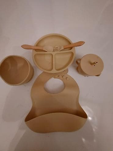 Столовые приборы: Uşaq yemək dəsti – silikon materialdan Dəst tərkibi: - 3 bölməli — 1