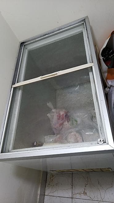 Şüşəli dondurucu