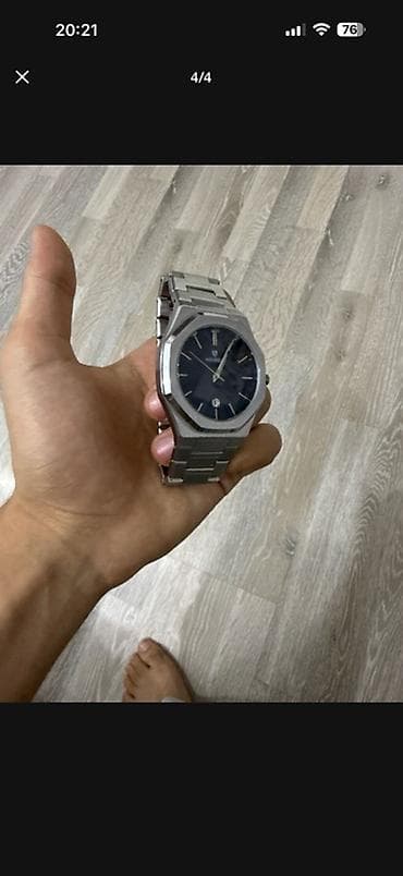 Metal korpuslu və paslanmayan poladdan biləyə taxılan iki saat dəsti lalafo.az -da Metal korpuslu və paslanmayan poladdan biləyə taxılan iki saat dəsti