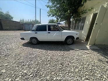 uaz 452 satilir: VAZ 2107, ağ rəng, sedan kuzov. Texniki xüsusiyyətlər: - Arxa — 5