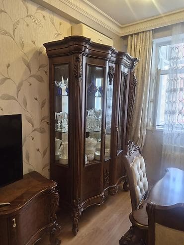 reception masa: Klassik üslubda dəst mebellər – qonaq otağı üçün komplekt Tərkibi: - — 2