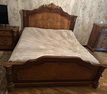 Klassik üslubda iki nəfərlik taxta çarpayı Xüsusiyyətlər: -