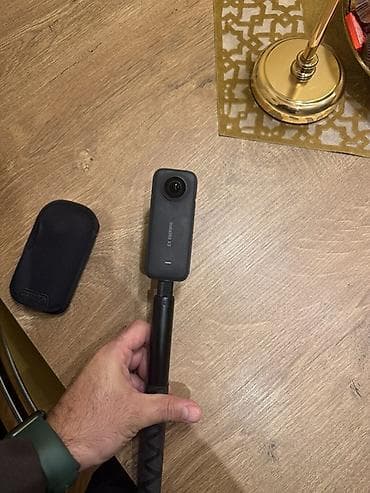 insta 360 x4: Insta360 X3 360° Action Kamera + “Görünməz” selfi çubuğu və qoruyucu — 1