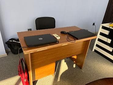 İşçi üçün, Dördbucaq masa