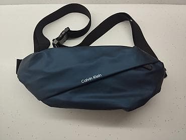 İdman və istirahət: Calvin Klein kəmər/çiyin çantası – tünd mavi - Minimalist dizayn, ön — 1