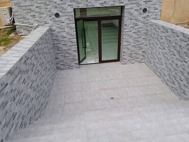 ist petrol tbilisi prospekti: Bakıxanov qəsəbəsidə,Sülh küçəsində,əsas yolun kənarında,sahəsi 85kv — 10