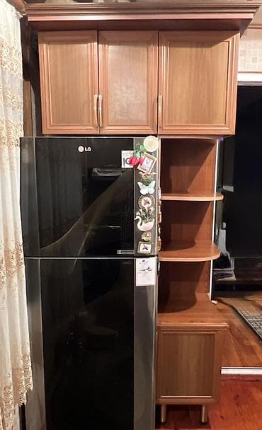 kuxna şkafları: İkisi bir yerde 50azn Ust hisse L seklinde (uzunluq 2.20) Soyuducu — 2