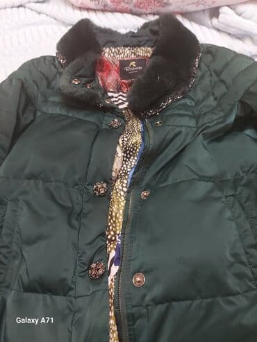 sumqayitda qadin ucun is elanlari: Kurtka qadın üçün.44 48 razmerə.Boynu və qolları təbii mex.Tünd yaşıl — 2