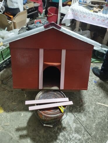 Xaltalar, qayışlar və tasmalar: Metall damlı it evi - Material: Bərk ağac korpus, üstü sinklənmiş — 3