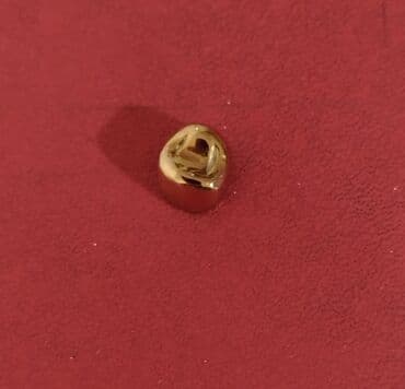 Təlim, kurslar: Titan diş (kron) - Material: parlaq sarı qızıl rəngli metal ərintisi — 1